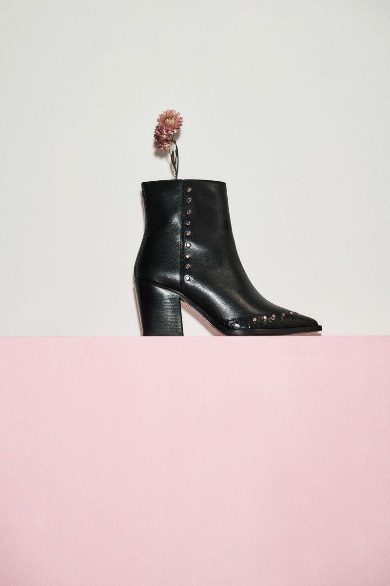 Σε αυτή τη νέα συλλογή βρήκαμε τα παπούτσια που θα φοράμε non stop το φθινόπωρο - εικόνα 3