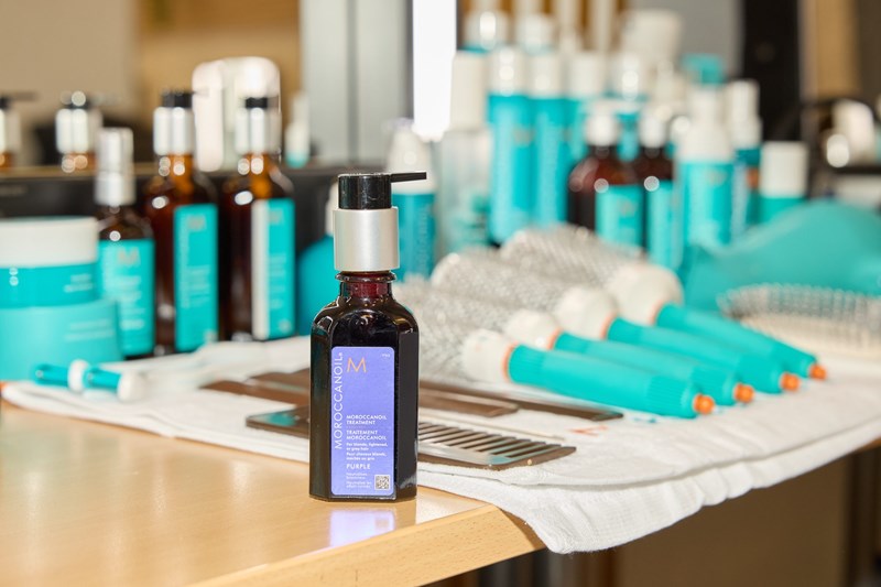 Stella McCartney: Ξέρουμε ακριβώς πώς θα δημιουργήσεις τα chic χτενίσματα που είδαμε στο show - εικόνα 2