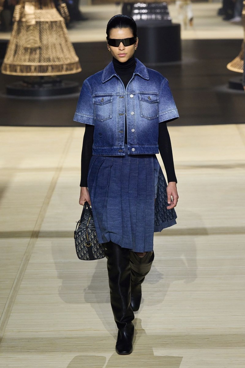 Αυτές είναι οι φούστες που θα φοράμε το φθινοπωρο (και τον χειμώνα) σύμφωνα με τους σχεδιαστές - εικόνα 17