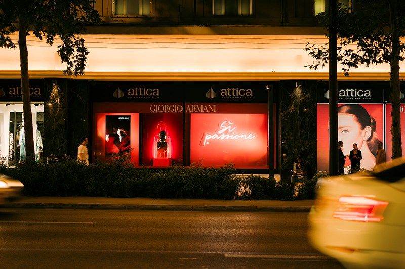 Το attica City Link βάφεται στο χρώμα του νέου αρώματος SÌ Passione Eau De parfum Intense από τον οίκο Armani Beauty - εικόνα 3