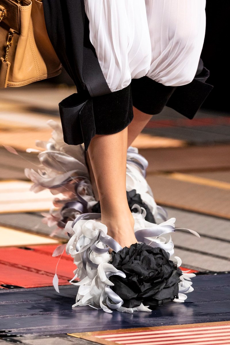 Louis Vuitton SS25: Ταξίδι προς τον μαξιμαλισμό - εικόνα 6