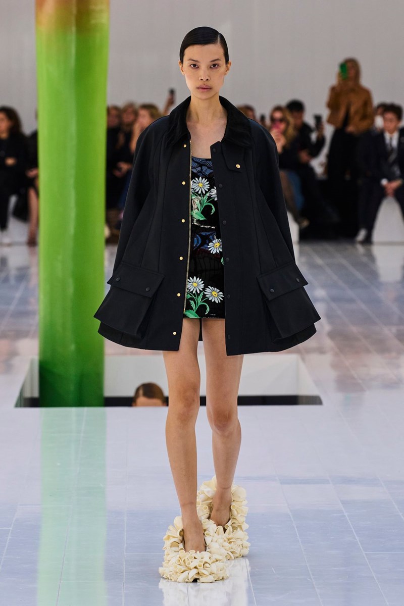 It's back: Το χειμωνιάτικο jacket που θα χαρίσει πολυτέλεια στα καθημερινά σου fall looks - εικόνα 1