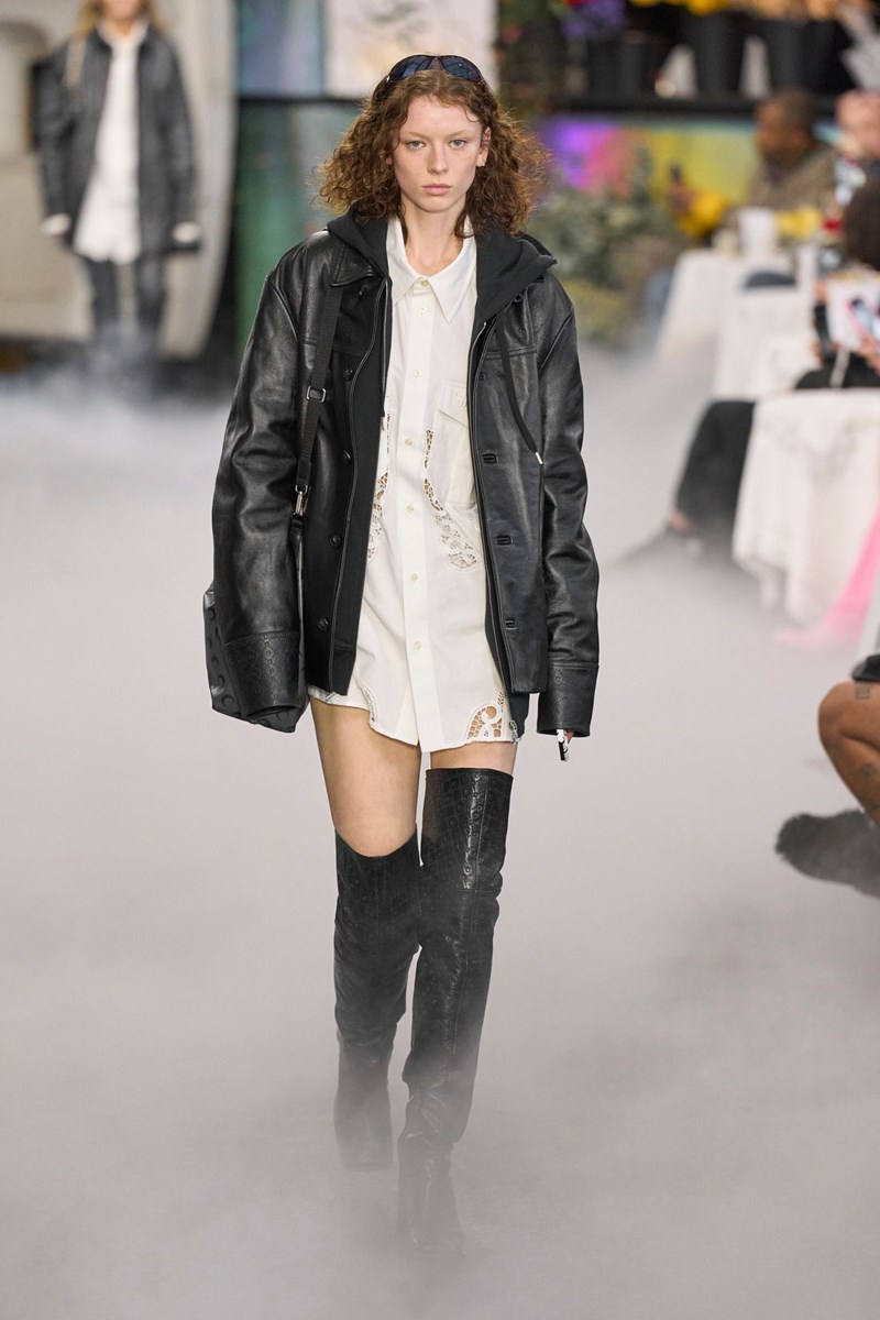 Δερμάτινο jacket: Πώς να το συνδυάσεις αυτή την εποχή σύμφωνα με τα fashion girls - εικόνα 3