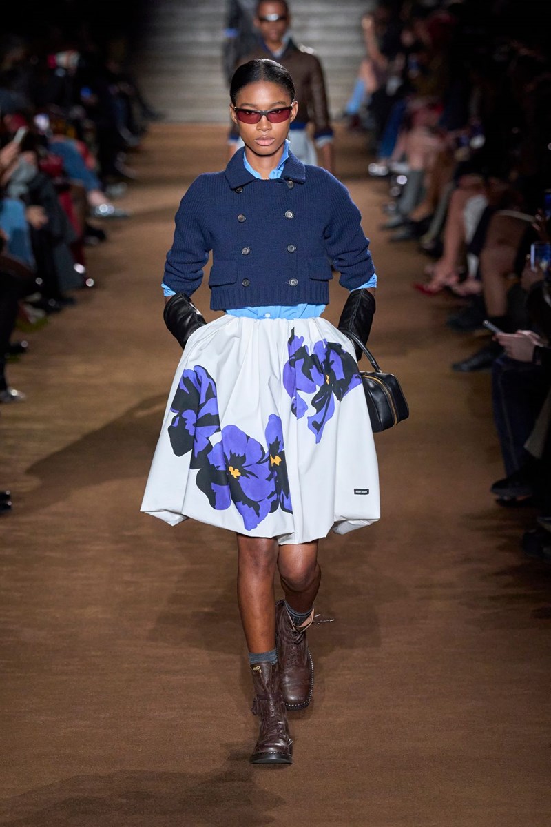 Αυτές είναι οι φούστες που θα φοράμε το φθινοπωρο (και τον χειμώνα) σύμφωνα με τους σχεδιαστές - εικόνα 8