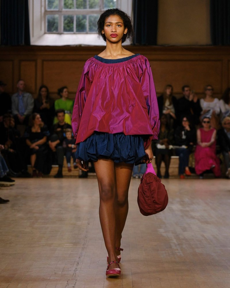 Αυτές είναι οι φούστες που θα φοράμε το φθινοπωρο (και τον χειμώνα) σύμφωνα με τους σχεδιαστές - εικόνα 7