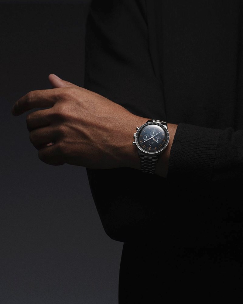 Το εμβληματικό ρολόι ‘The First OMEGA in Space’ επιστρέφει με vintage αέρα και ανανεωμένες δυνατότητες - εικόνα 1