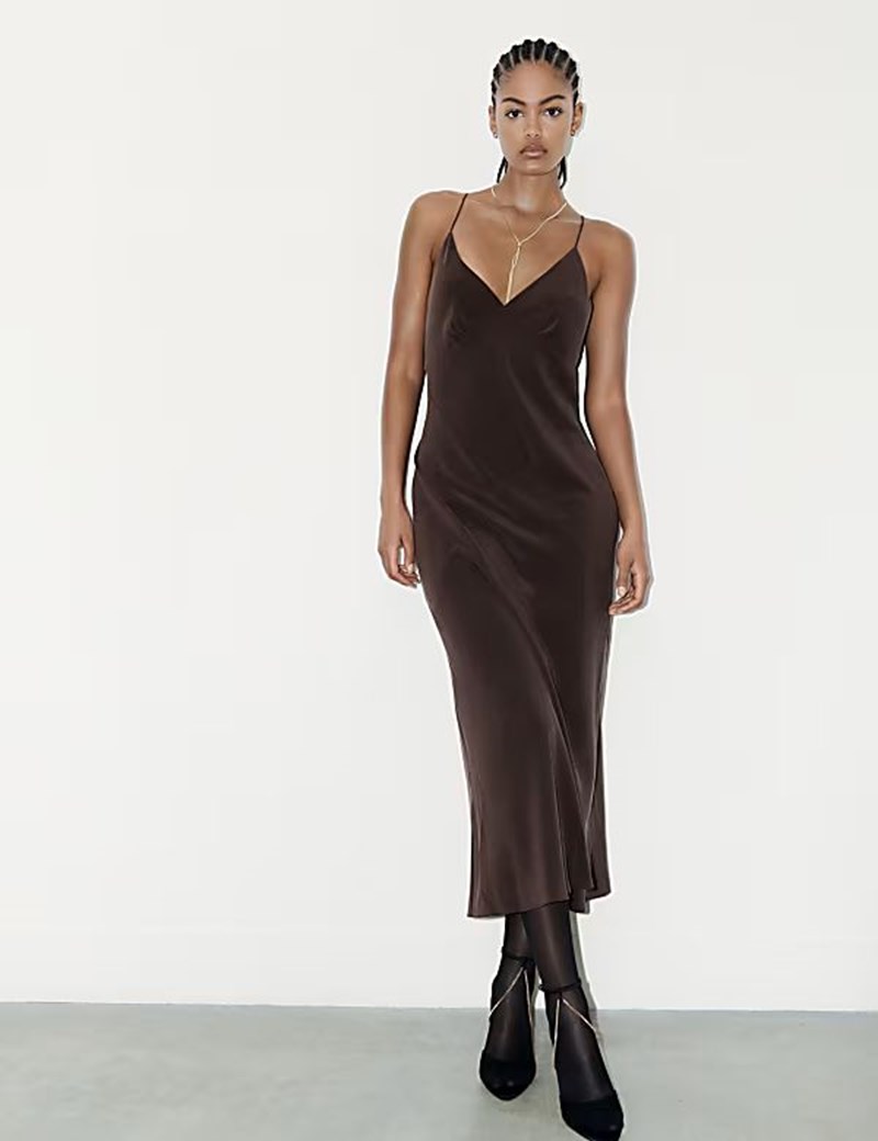 M&S X Sienna Miller: 5 glam φορέματα που πεθαίνουμε να αποκτήσουμε από αυτή τη νέα συναρπαστική συλλογή - εικόνα 5