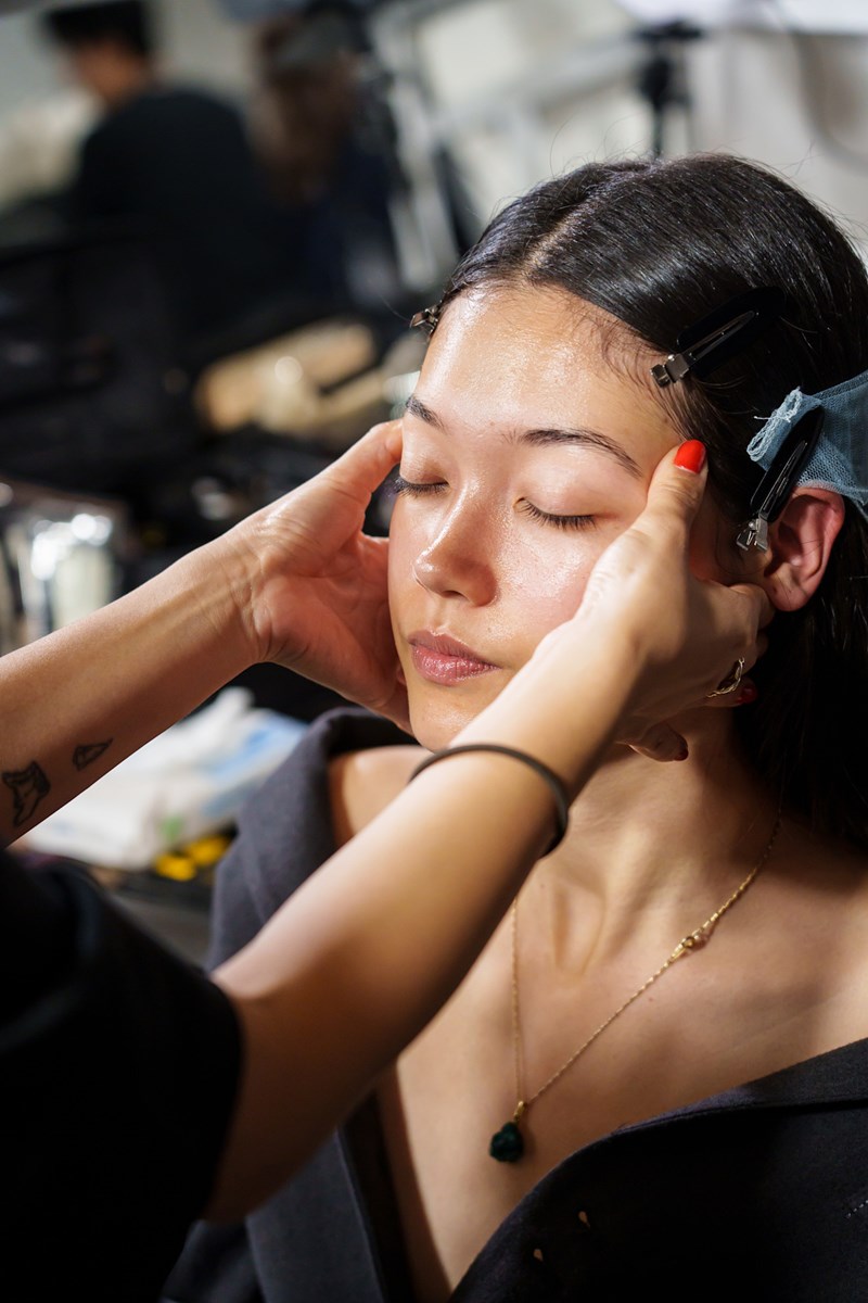 Αυτή η κρέμα προσώπου χρησιμοποιείται πολλές φορές στα backstage των fashion shows - εικόνα 1