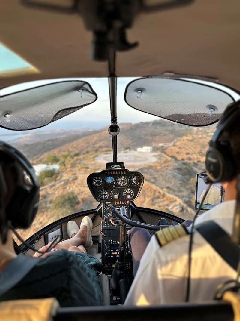 Αυθημερόν ταξίδια με ελικόπτερο στις Κυκλάδες με το χειμερινό πρόγραμμα της hoper - εικόνα 1