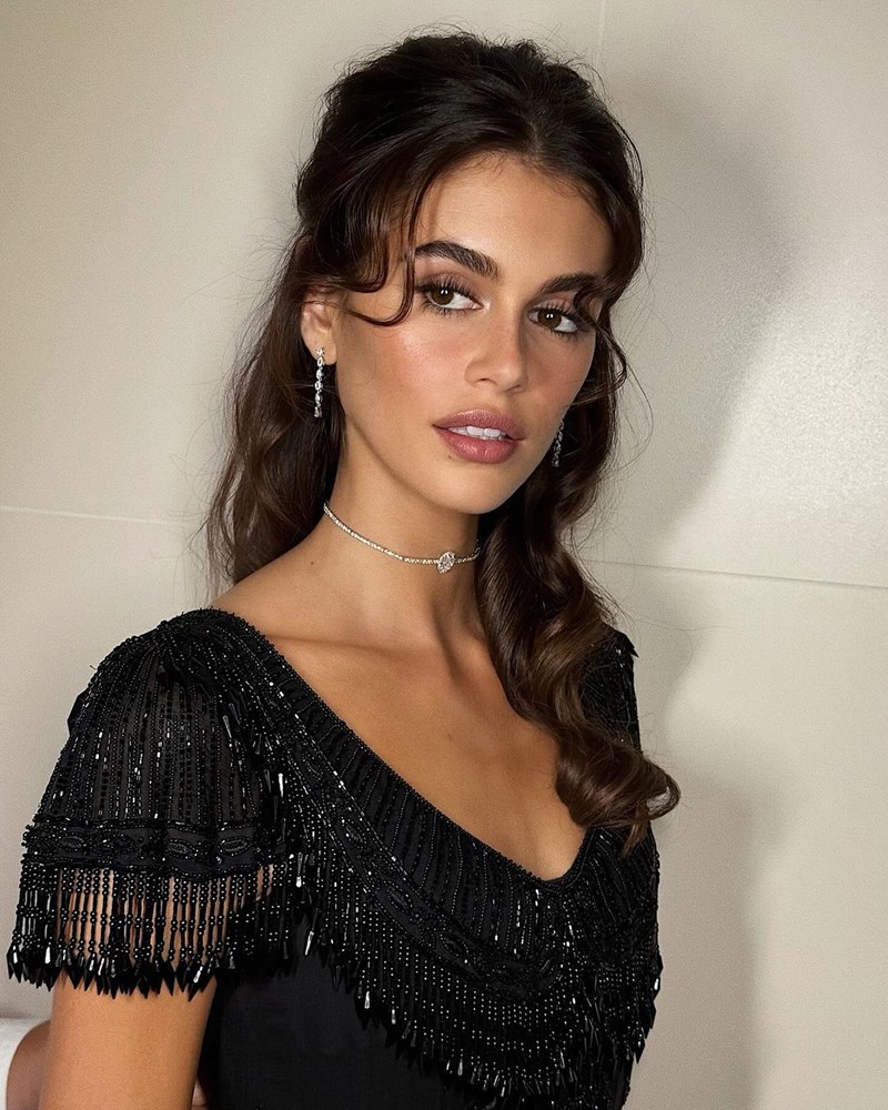 Kaia Gerber: Το “old fashion” χτένισμα που υιοθέτησε μας μετέφερε σε άλλη εποχή - εικόνα 1