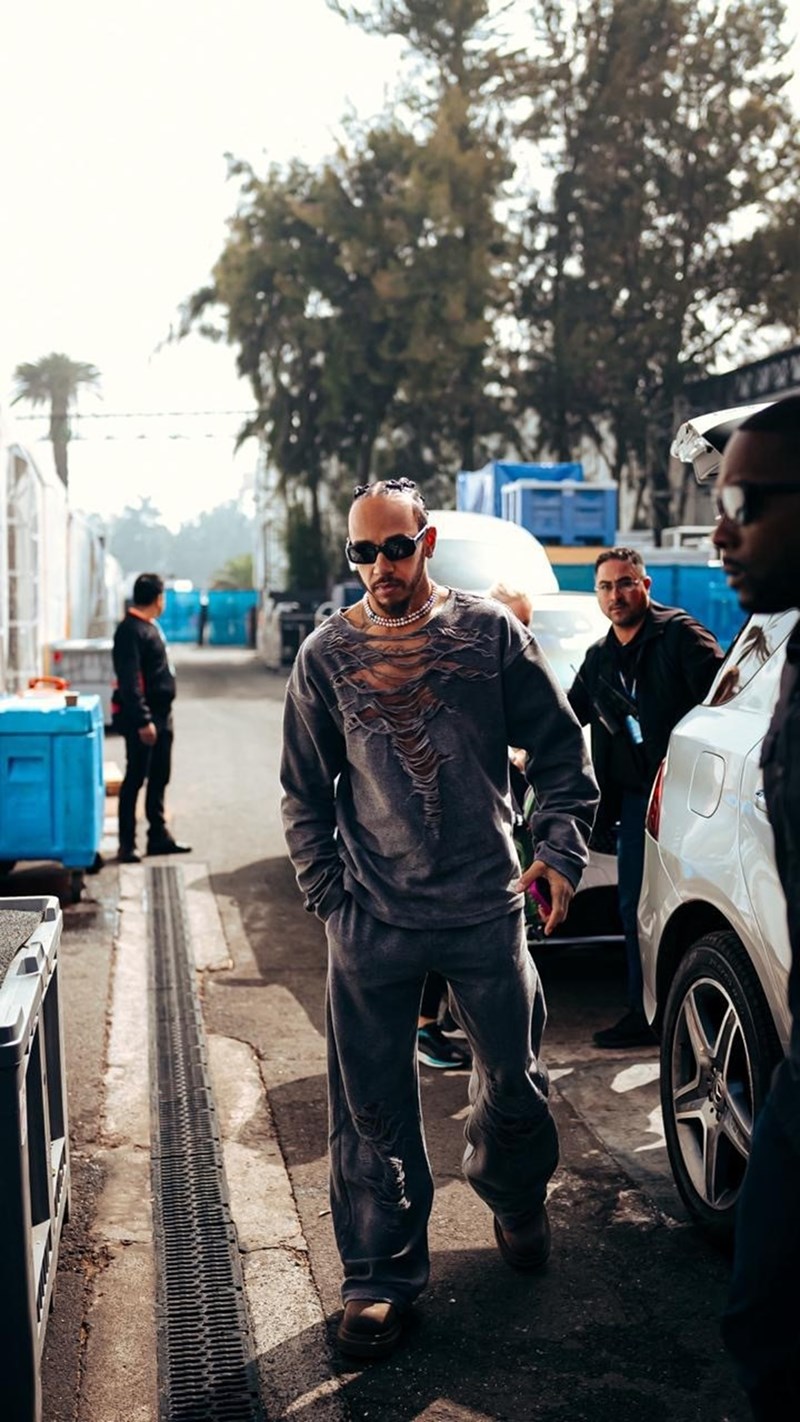 O Lewis Hamilton με look Diesel στο Grand Prix του Μεξικού - εικόνα 1