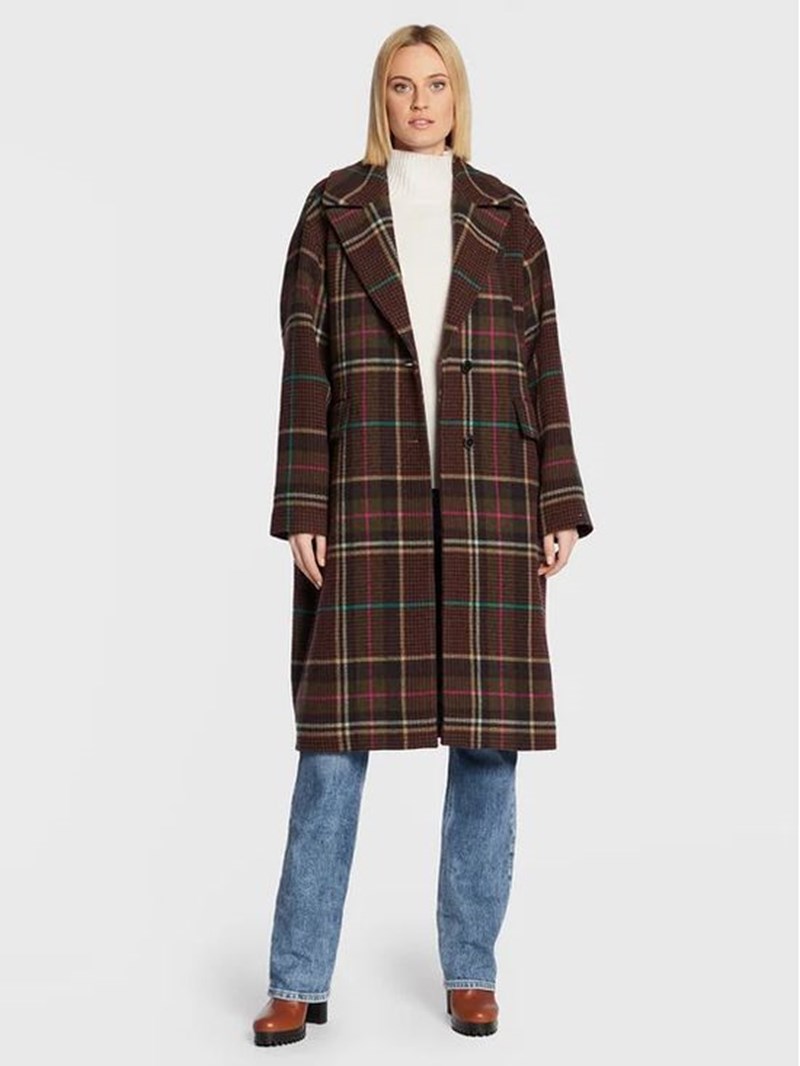 Καρό παλτό: Γιατί θα γίνουν η νέα εμμονή σου - εικόνα 4