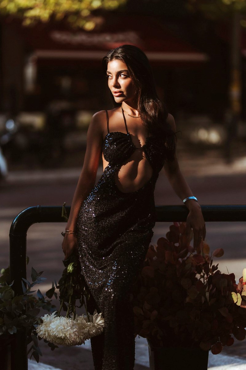 Θα φορούσες το διάφανο φόρεμα; Αυτά τα 4 naked dresses που ανακαλύψαμε θα σε πείσουν να το τολμήσεις - εικόνα 1