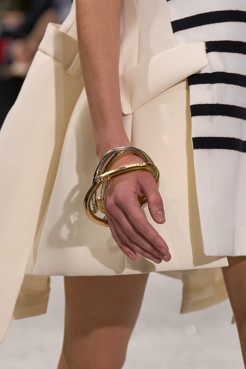 Mixed Metals: Η τάση στα κοσμήματα που θα λατρέψεις αυτό τον χειμώνα - εικόνα 1