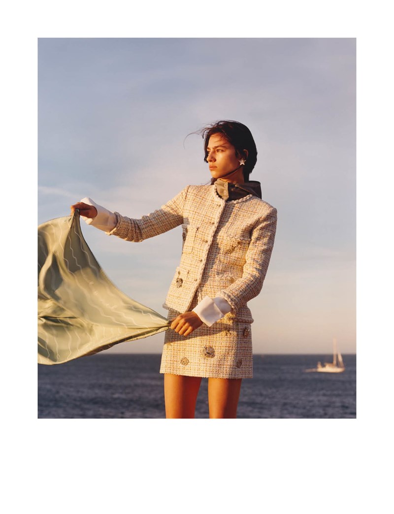 Chanel: Η νέα καμπάνια για τη συλλογή Cruise 2024/25 μας μεταφέρει σε λουσμένες με φως ακρογιαλές στη Μεσόγειο - εικόνα 4