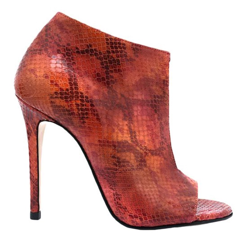 Πώς θα συνδυάσεις το φλογερό κόκκινο με το denim - εικόνα 10