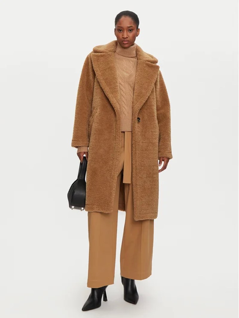 Το παλτό που δεν θα αλλάζεις με κανένα άλλο αυτό τον χειμώνα - εικόνα 4