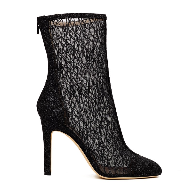 Η σχεδιάστρια Έλενα Μακρή μας προτείνει τα πιο glamorous κομμάτια για την γκαρνταρόμπα μας - εικόνα 10