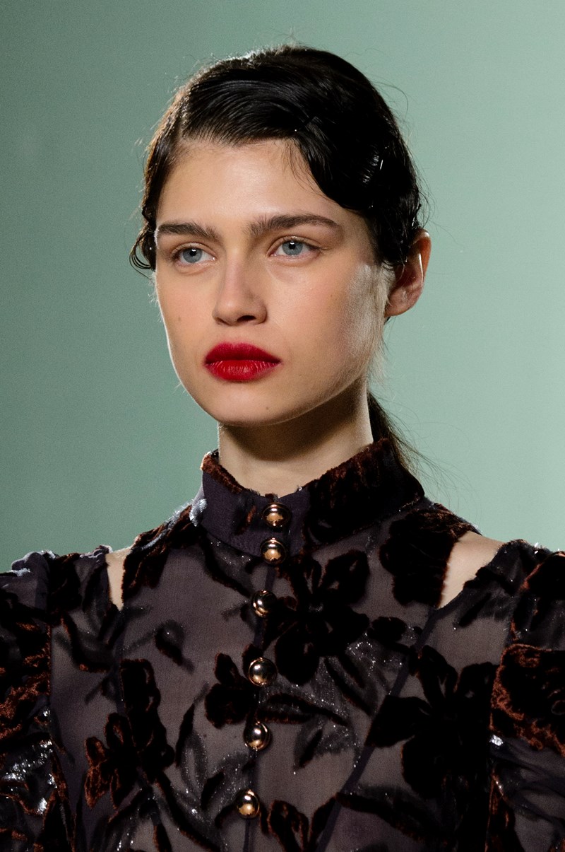 Αυτό το χτένισμα επέστρεψε στις πασαρέλες του Λονδίνου #LFW - εικόνα 6