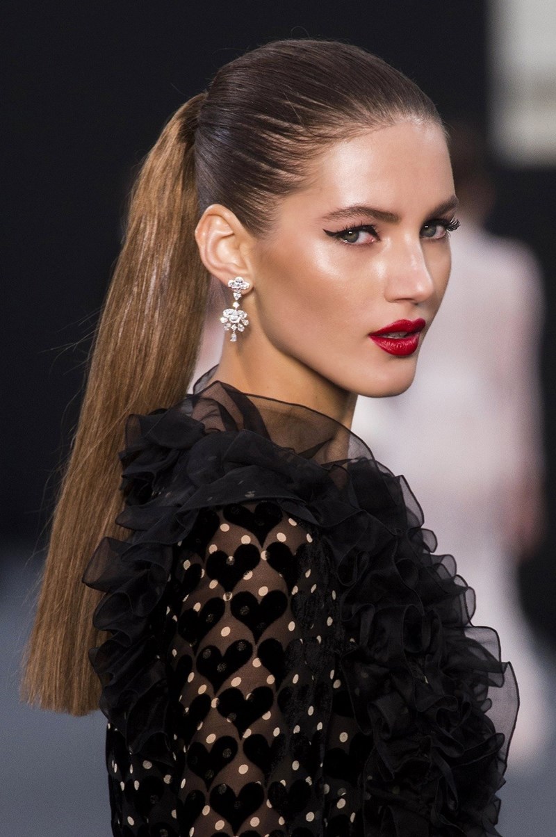 5 ιδέες για να ανανεώσεις την κλασική αλογοουρά - εικόνα 9