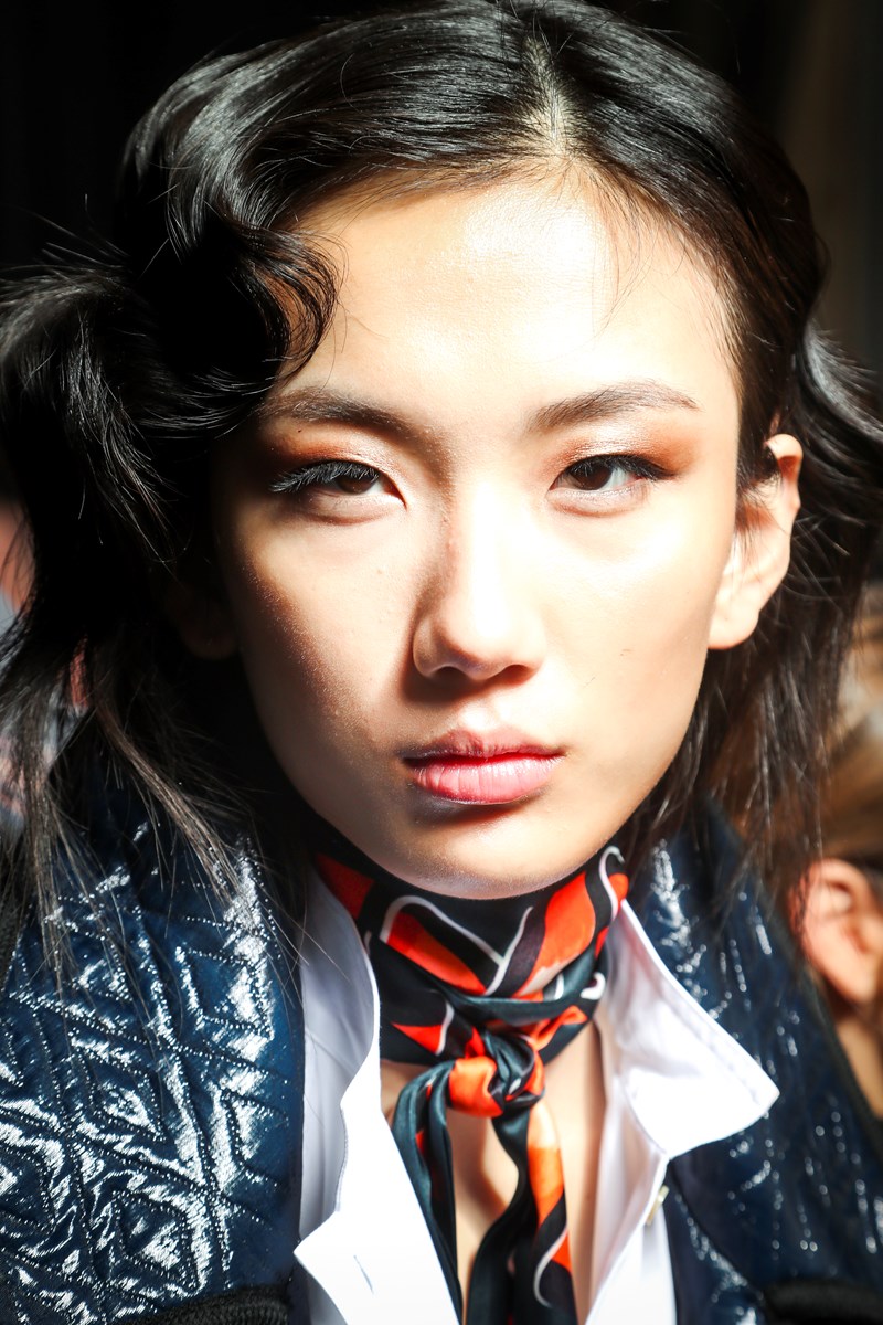 Αυτό το χτένισμα επέστρεψε στις πασαρέλες του Λονδίνου #LFW - εικόνα 2