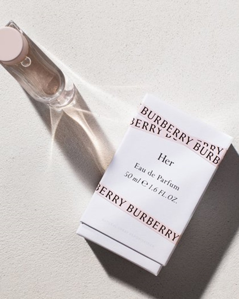 Her: Το νέο άρωμα του οίκου Burberry - εικόνα 1