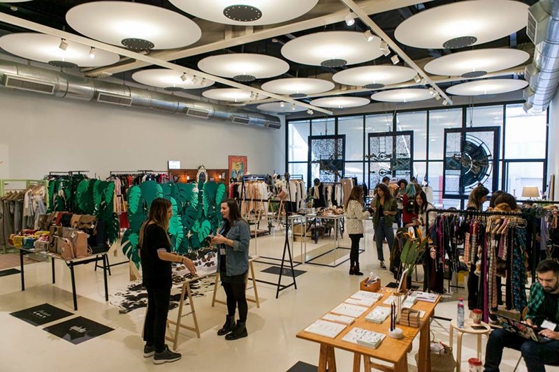 Η γυναίκα που έχει κάνει την ελληνική μόδα ξανά hot! - εικόνα 1