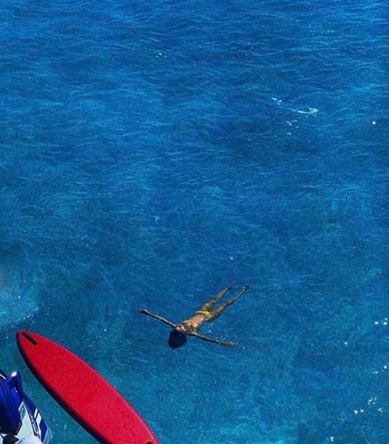 Θέλεις να κάνεις θραύση στο instagram; Αυτές είναι οι 7 καλύτερες πόζες (trust us!) - εικόνα 2