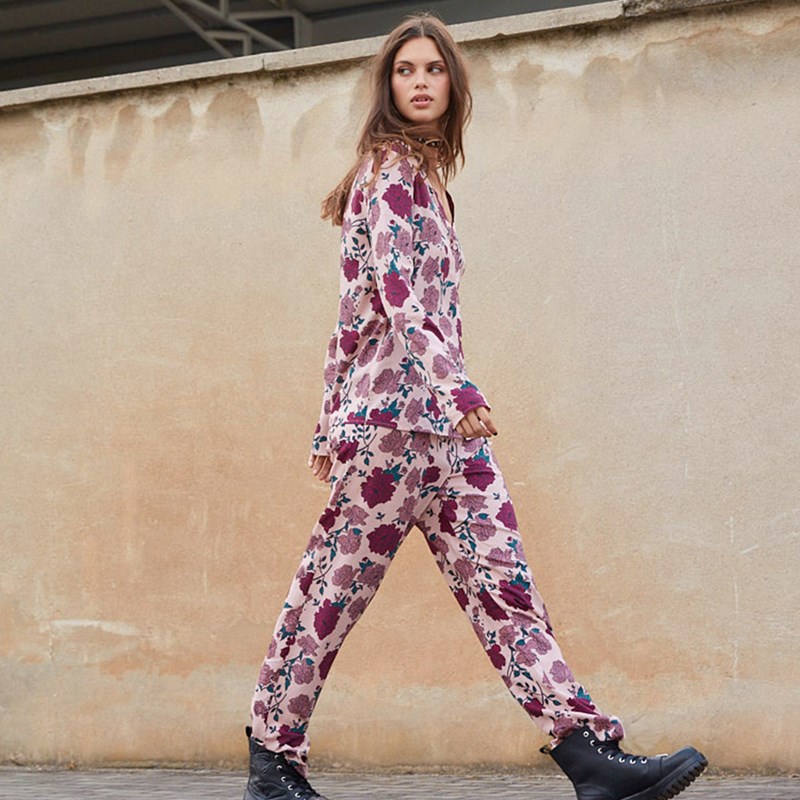 Pyjama Chic: Είναι το νέο cool trend του street style - εικόνα 1