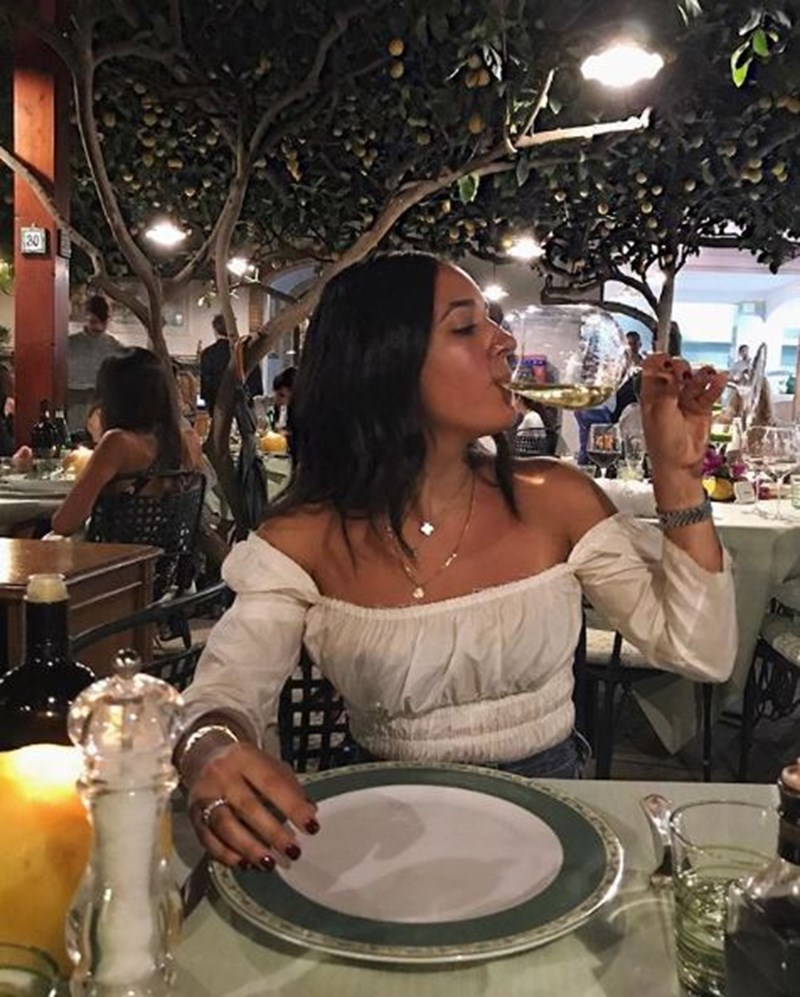 Θέλεις να κάνεις θραύση στο instagram; Αυτές είναι οι 7 καλύτερες πόζες (trust us!) - εικόνα 4