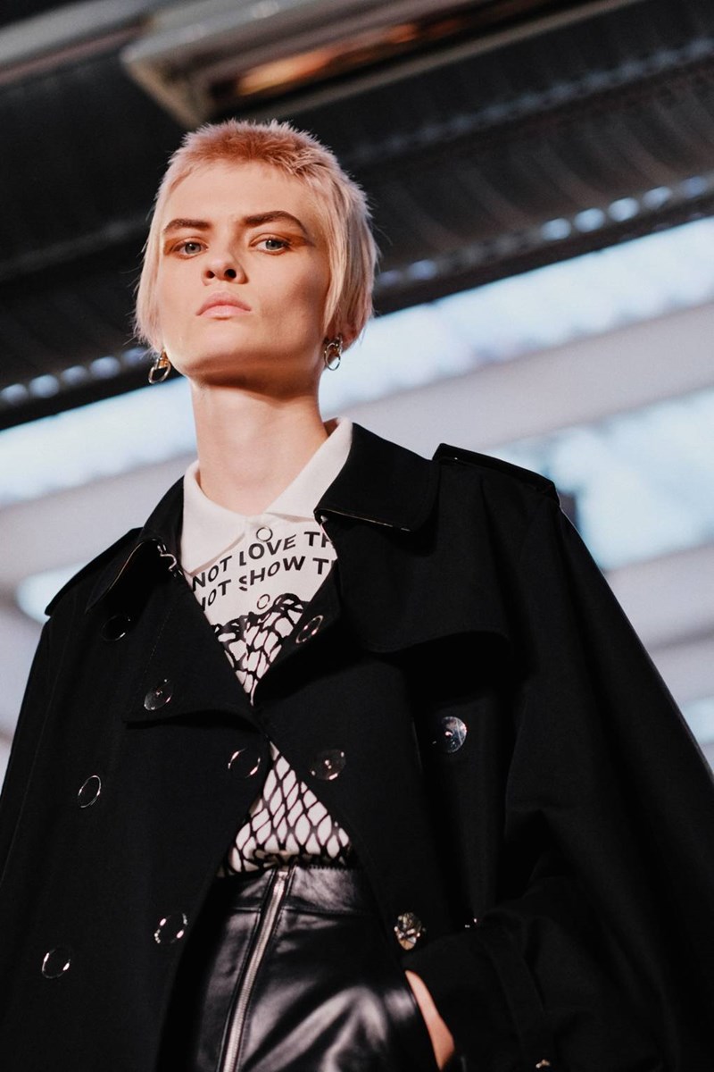 5 λόγοι που πρέπει να δεις τη νέα συλλογή του οίκου Burberry - εικόνα 4