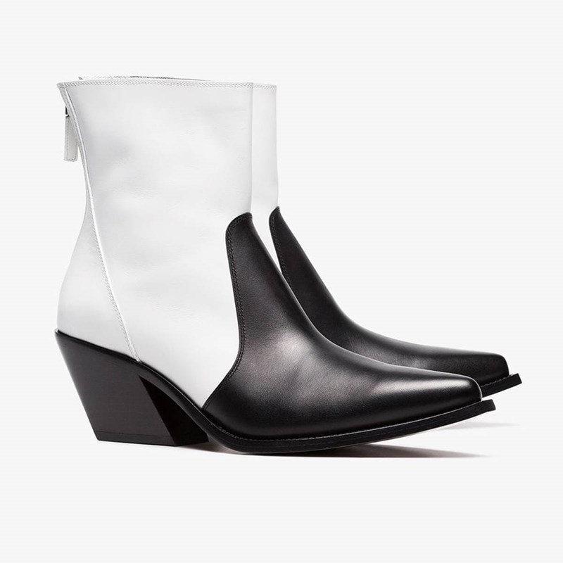 Στυλ στα άκρα: Αυτά είναι τα παπούτσια που θα φορέσεις φέτος δίχως δεύτερη σκέψη - εικόνα 20