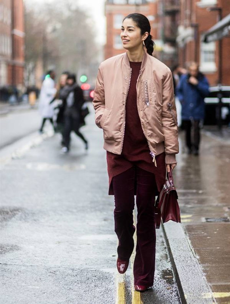 3 πανέξυπνοι τρόποι να απογειώσεις τα πλεκτά σου φορέματα - εικόνα 2