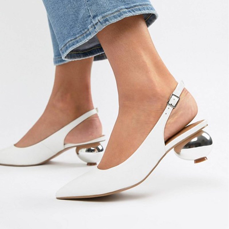 Στυλ στα άκρα: Αυτά είναι τα παπούτσια που θα φορέσεις φέτος δίχως δεύτερη σκέψη - εικόνα 33