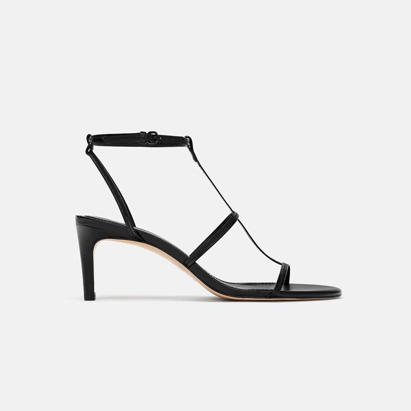 Στυλ στα άκρα: Αυτά είναι τα παπούτσια που θα φορέσεις φέτος δίχως δεύτερη σκέψη - εικόνα 7