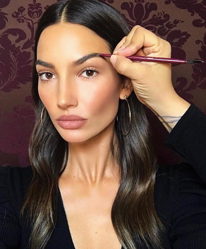 Lily Aldridge: Τα must-have του νεσεσέρ της - εικόνα 1