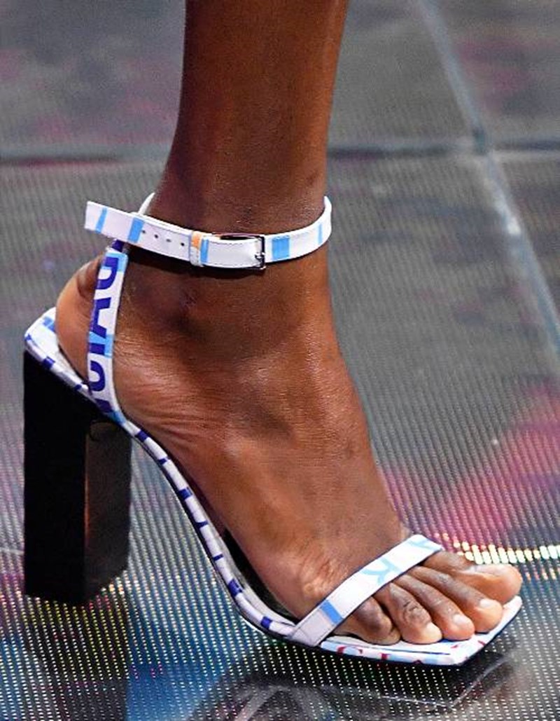 Βρήκαμε τα shoe trends που θα λατρέψεις το 2019 - εικόνα 1