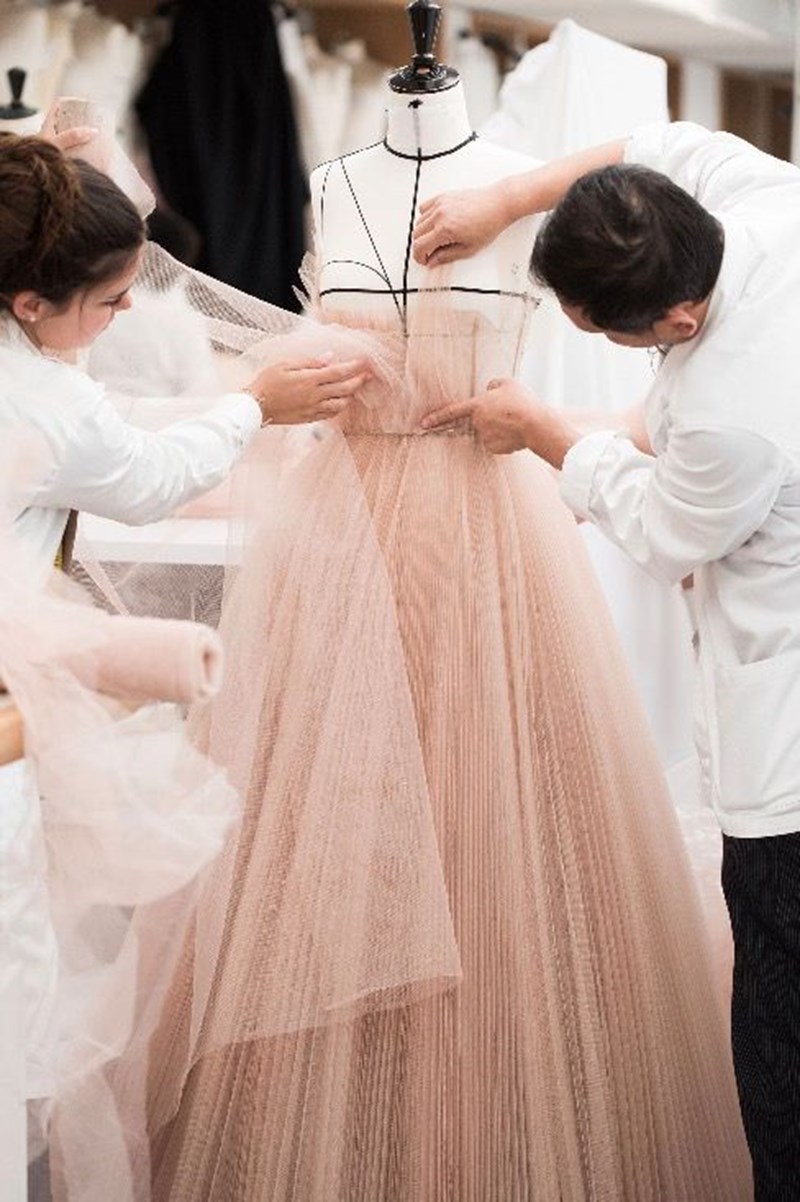 Haute Couture: Πώς ράβεται ένα παραμυθένιο φόρεμα Dior; - εικόνα 5