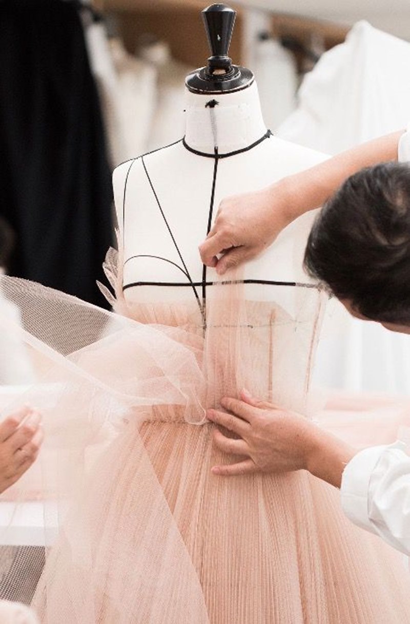 Haute Couture: Πώς ράβεται ένα παραμυθένιο φόρεμα Dior; - εικόνα 4