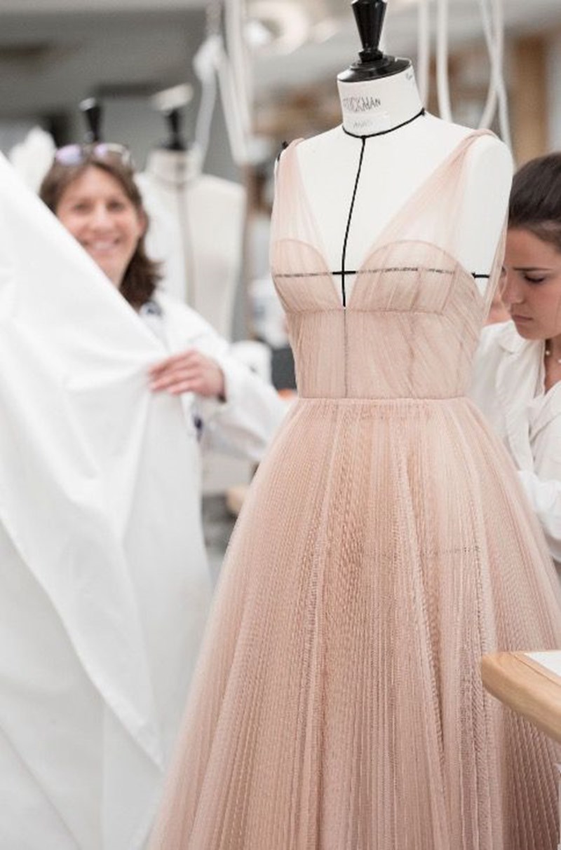 Haute Couture: Πώς ράβεται ένα παραμυθένιο φόρεμα Dior; - εικόνα 2
