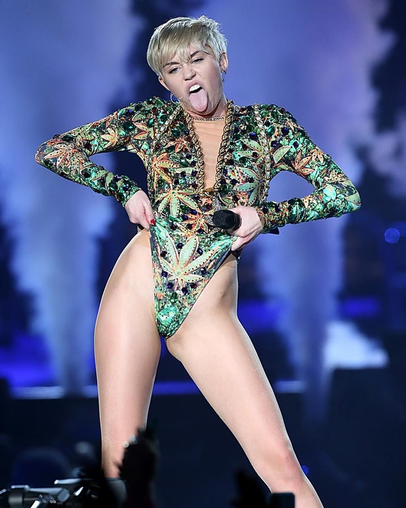 Style Makeover: Τέλος τα wild looks της Miley Cyrus; - εικόνα 1