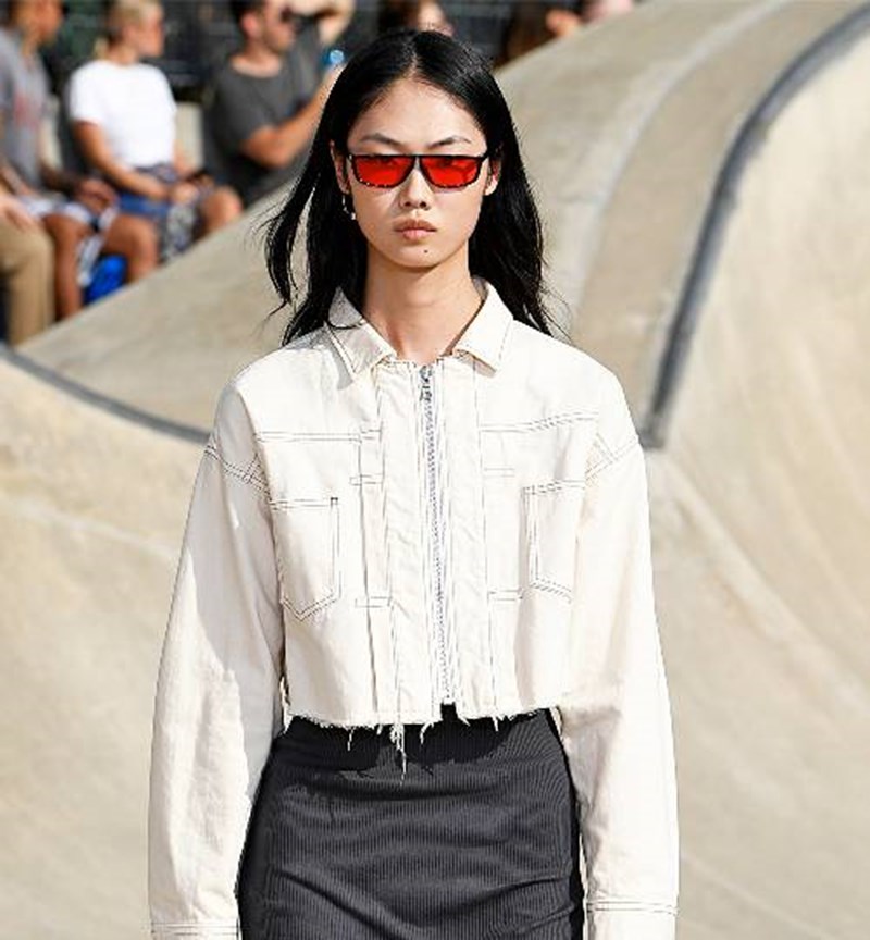 Τα γυαλιά ηλίου που δεν βγάζεις από την τσάντα σου ούτε τις χειμερινές μέρες - εικόνα 12