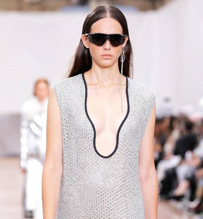 Τα γυαλιά ηλίου που δεν βγάζεις από την τσάντα σου ούτε τις χειμερινές μέρες - εικόνα 9