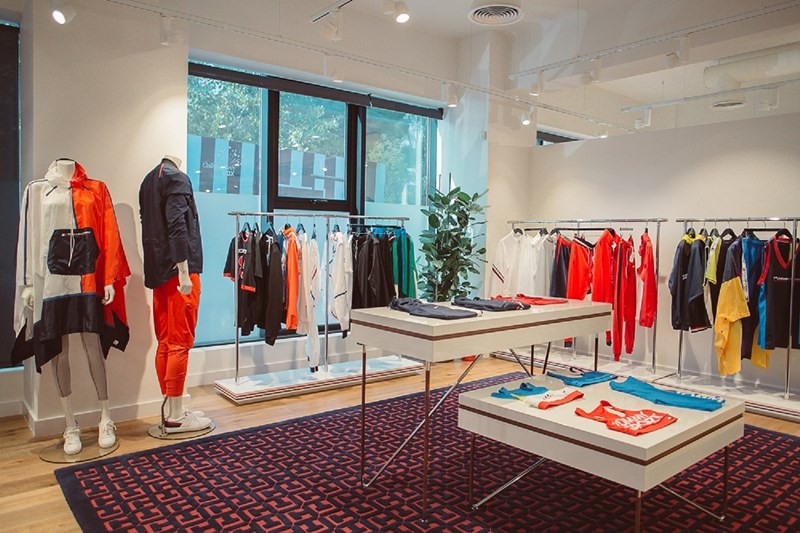 «Επαναστάτες με αιτία»: Ανυπομονούμε για τη νέα συλλογή Tommy Hilfiger - εικόνα 2