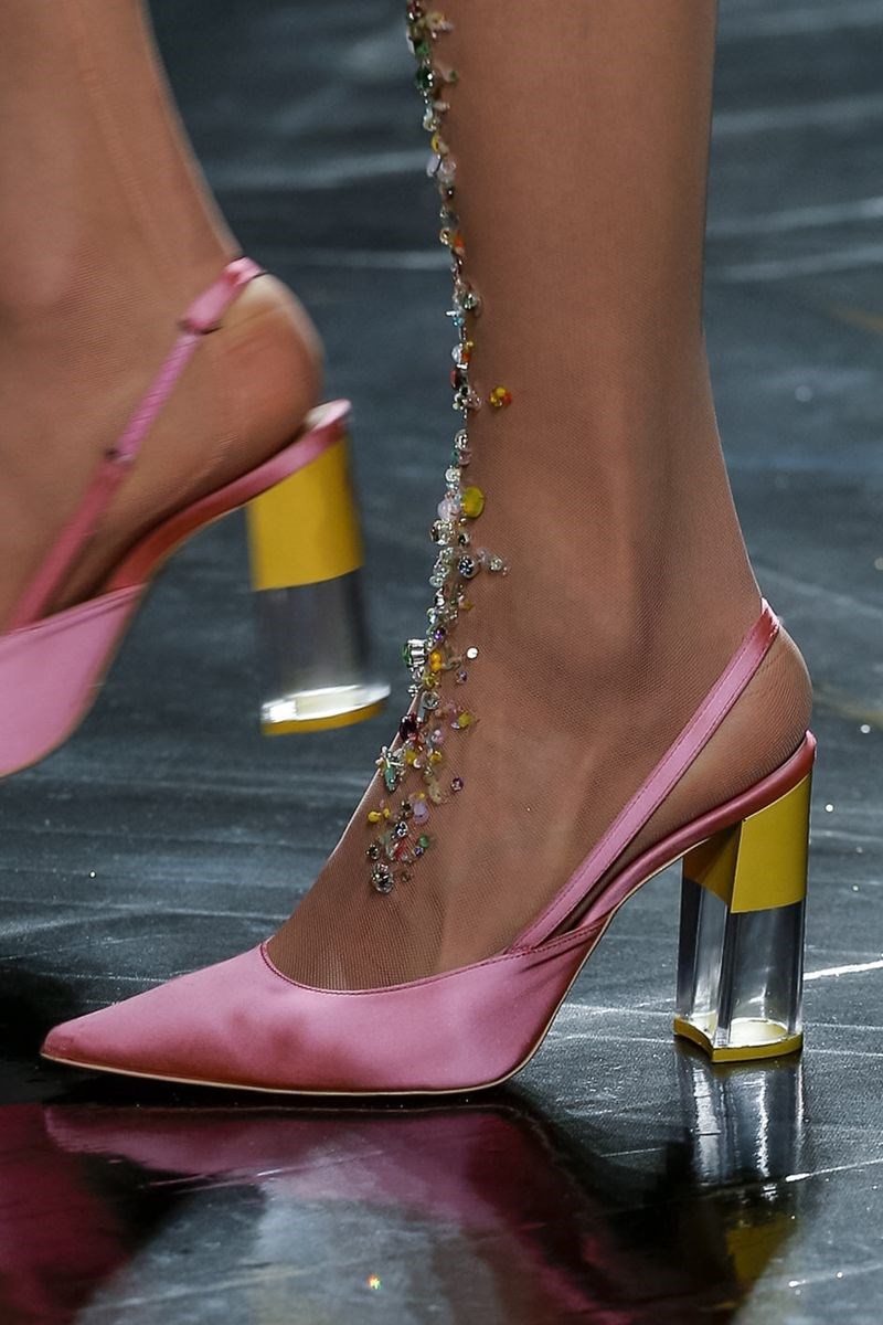 Όλη η μαγεία του Παρισιού σε αυτά τα ακαταμάχητα ψηλοτάκουνα - εικόνα 1