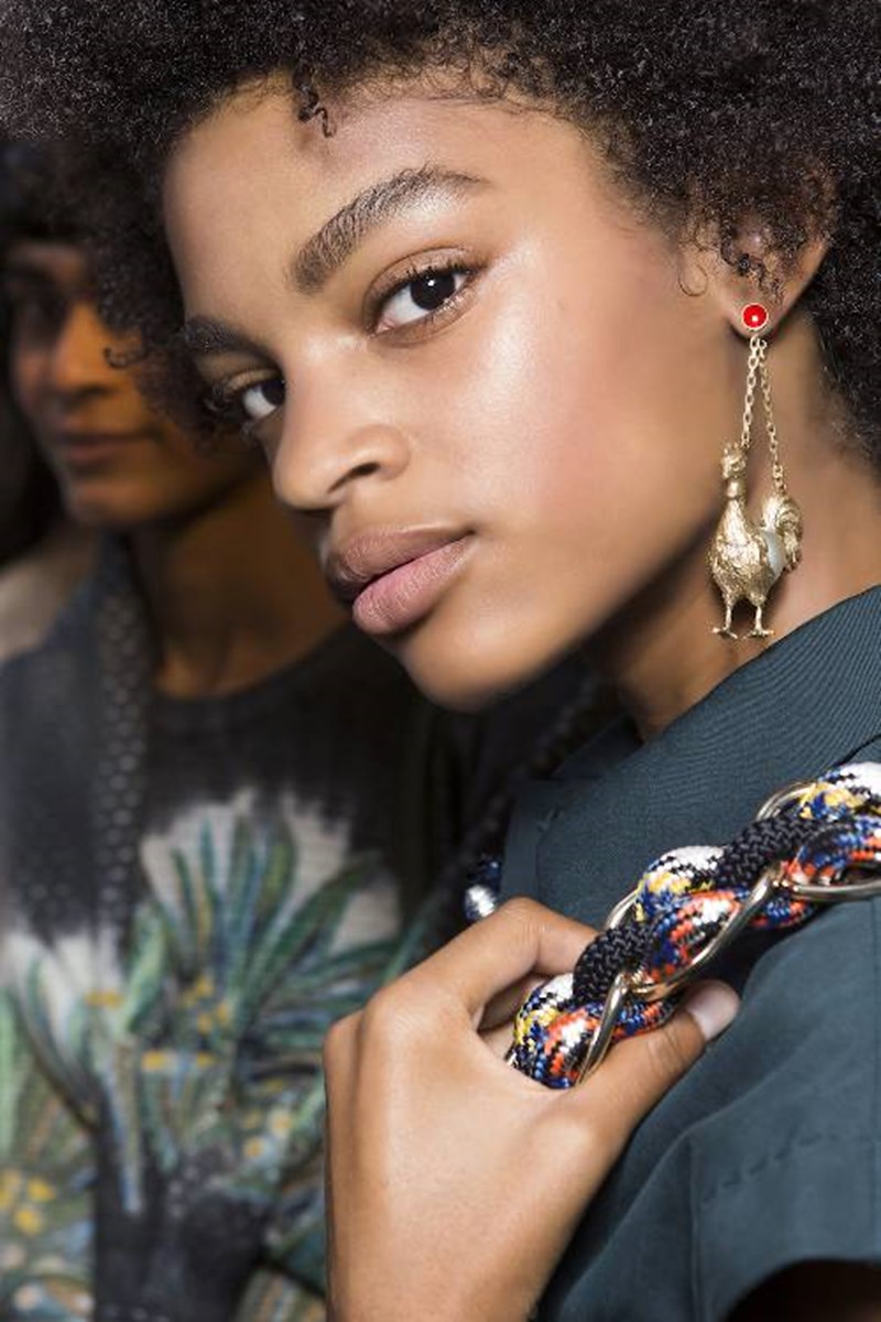 Αυτό το brow trend θεωρείται ξεπερασμένο από τους καλύτερους make up artists του κόσμου - εικόνα 2