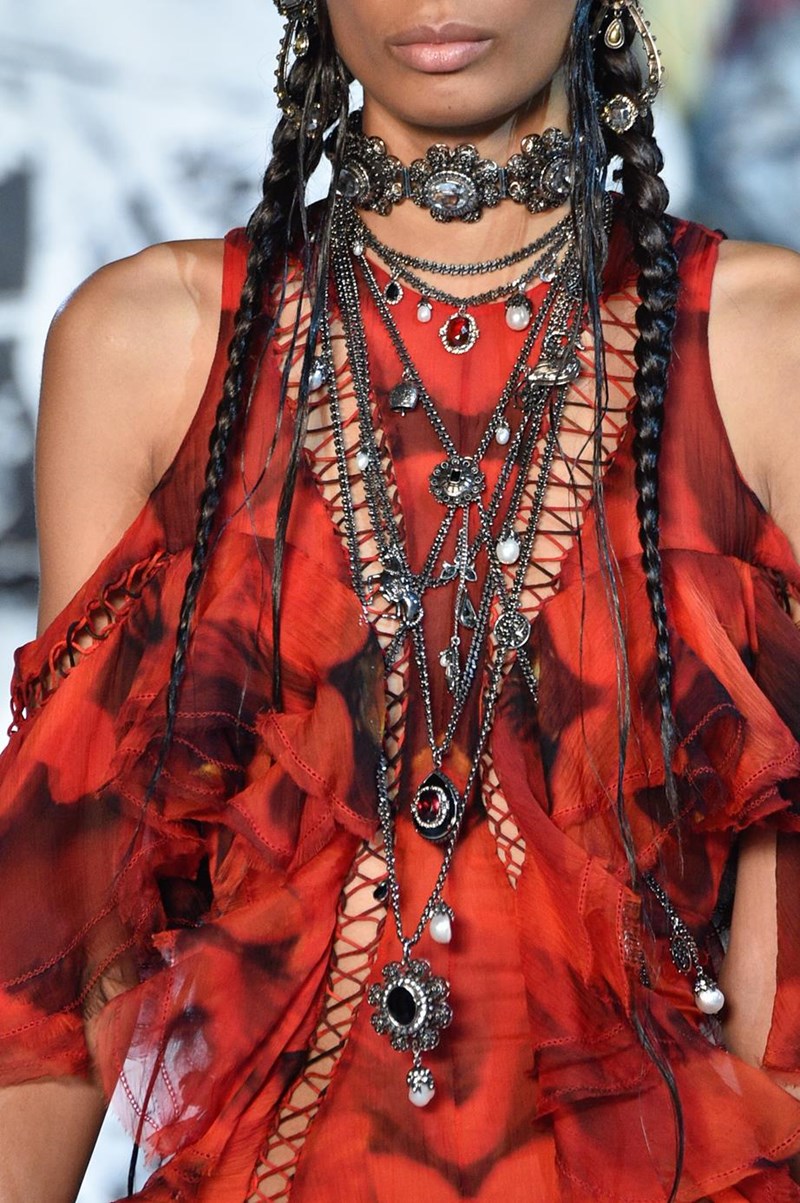 Αυτές είναι οι τάσεις στα κοσμήματα που θα δεις παντού φέτος - εικόνα 1