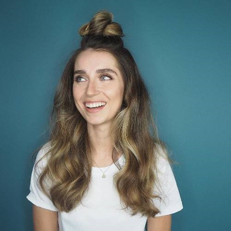 5 απλά hairstyles για να νιώσεις ανανεωμένη σε λίγα μόνο λεπτά - εικόνα 6