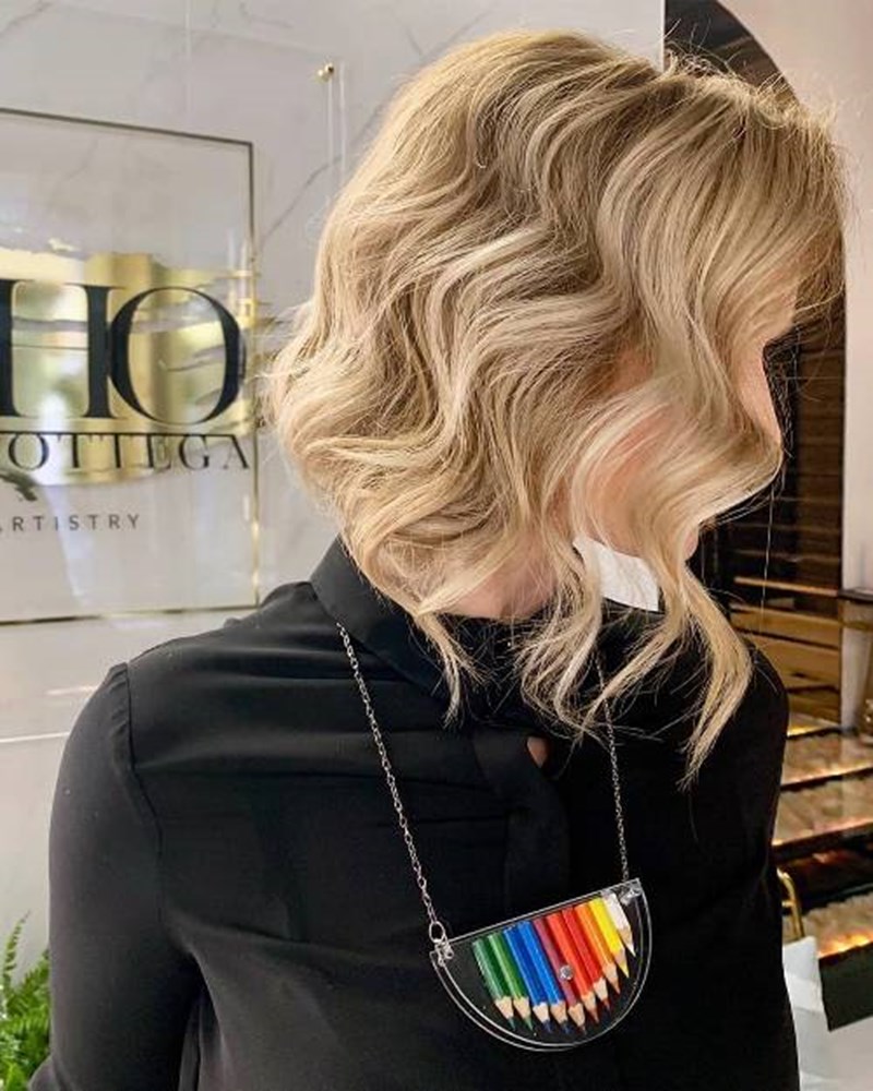 5 απλά hairstyles για να νιώσεις ανανεωμένη σε λίγα μόνο λεπτά - εικόνα 7