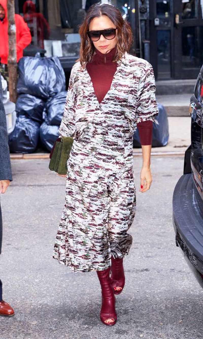 Get the look: Το τέλειο layered σύνολο της Victoria Beckham - εικόνα 1